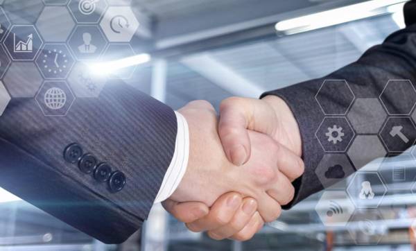 <i>El alza del 7 % también regirá en 2026 para las compañías con más de 150 empleados y aumentará al 7,5 % en 2027, según lo pactado por las partes. Foto de iStock</i>