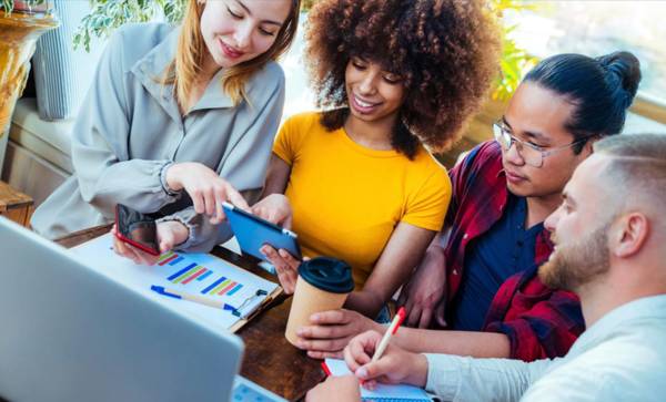 Cinco formas en que el lugar de trabajo podría servir mejor a los jóvenes