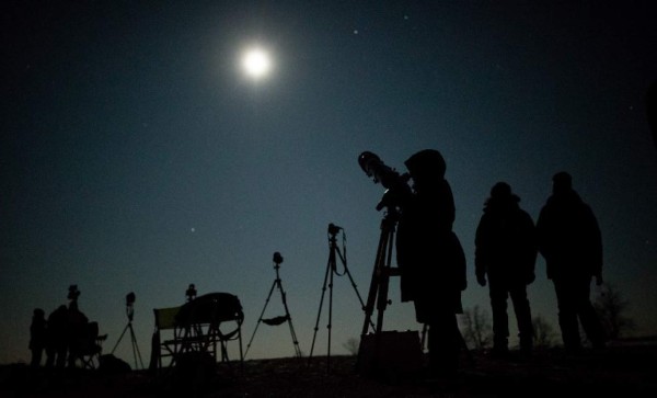 FOTOGALERÍA: El eclipse total de la Luna cautivó al mundo