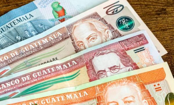 Fitch: Estabilidad macroeconómica y baja deuda pública impulsan la perspectiva estable de Guatemala