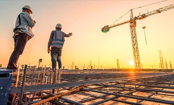 <i>Los proyectos de construcción enfrentan múltiples amenazas que pueden poner en jaque su continuidad en cuestión de horas. Foto de iStock</i>