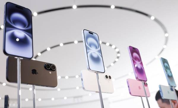 <i>La batalla legal se originó formalmente el 10 de julio, cuando Apple demandó a OpenAI alegando que la firma robó secretos comerciales con el objetivo de crear su propio dispositivo de hardware. Foto de EFE</i>