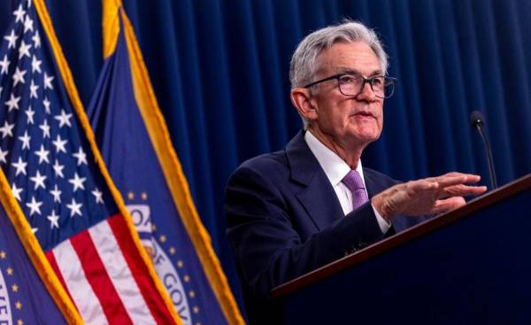 A finales de agosto, el presidente de la Fed, Jerome Powell, en el simposio de Jackson Hole, apuntó a que en septiembre el organismo que dirige podría optar por recortar los tipos de interés por primera vez en nueve meses, etapa en la que han estado situados en un rango del 4,25 al 4,5 %. Foto de EFE
