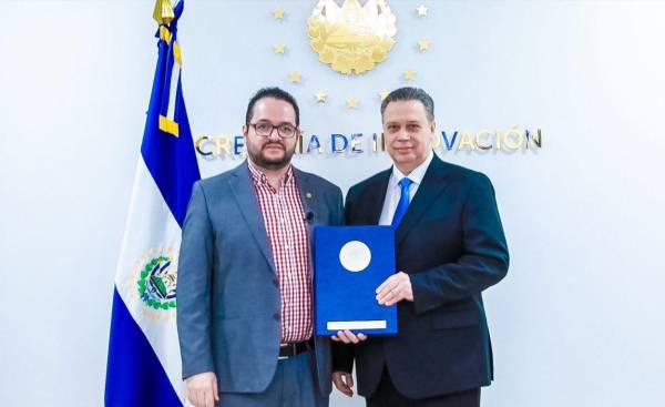 Fortinet y Gobierno de El Salvador firman acuerdo en materia de ciberseguridad