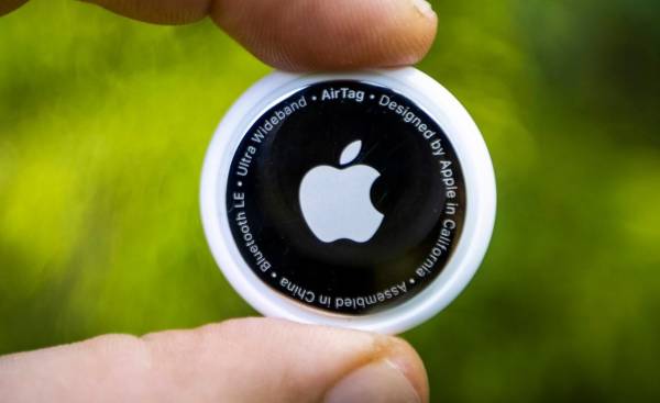 La función Share Item Location estará pronto disponible para todos los usuarios de iPhone XS y móviles posteriores. EFE/EPA/JIM LO SCALZO