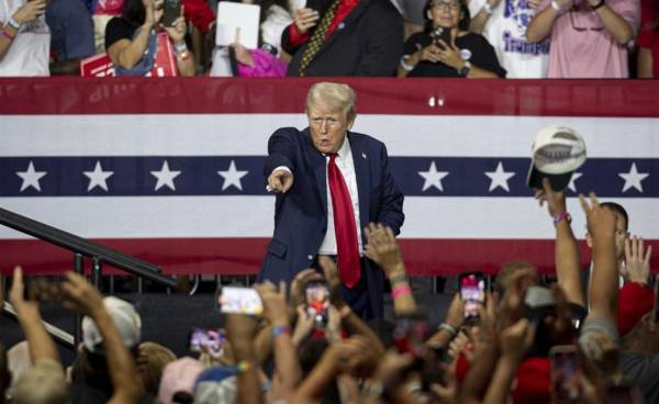 <i>Donald Trump ha reiterado que el descenso en los niveles de delincuencia en El Salvador se debe a la llegada de pandilleros a Estados Unidos. Foto de AFP</i>