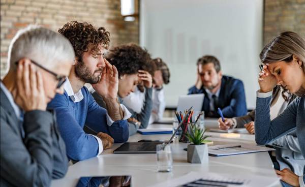 <i>Comprender el impacto del trabajo diario permite que las personas conecten con un objetivo mayor, lo que fortalece su sentido de pertenencia. Foto de iStock</i>