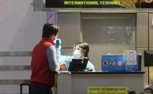 La variante ómicron de Covid-19 se extiende por todo Estados Unidos