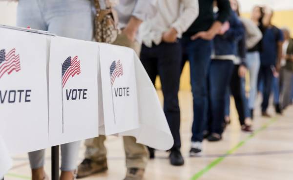 Consultora: Las elecciones en EEUU plantean un riesgo para el mundo