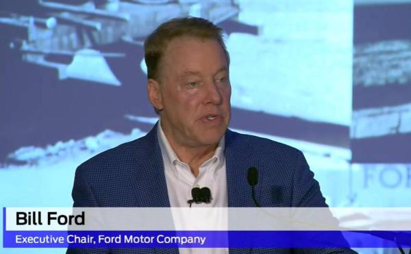 <i>'Hago un llamado a mis fantásticos colegas de la UAW. (...) Debemos unirnos para terminar este amargo ciclo de negociaciones', dijo Bill Ford desde la usina Ford Rouge de Dearborn (estado de Michigan).</i>