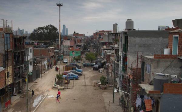 El número de indigentes en Argentina, en tanto, creció en 3 millones en solo medio año. ALEJANDRO SALA / Getty Images
