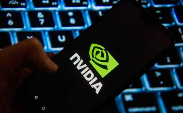 <i>Huang prometió traer a Arabia Saudí “500 gigavatios de infraestructura de computación”, uno de los primeros acuerdos derivado de la visita de Trump. ARCHIVO E&amp;N</i>