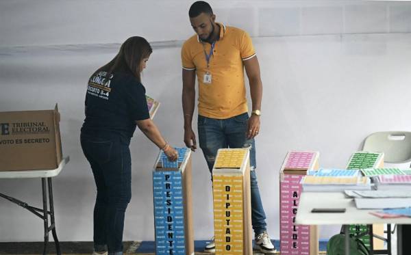 Panamá inicia elecciones generales con José Raúl Mulino como favorito