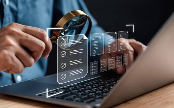 <i>Cuando los trabajadores dependen de la tecnología sin analizar sus resultados, el workslop se vuelve más frecuente. Foto de iStock</i>