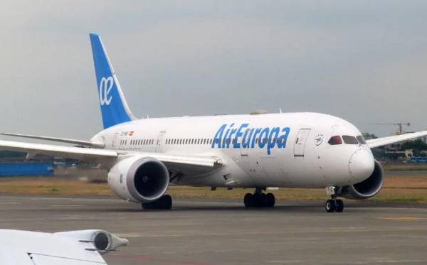 FOTO https://www.facebook.com/AirEuropa/photos/