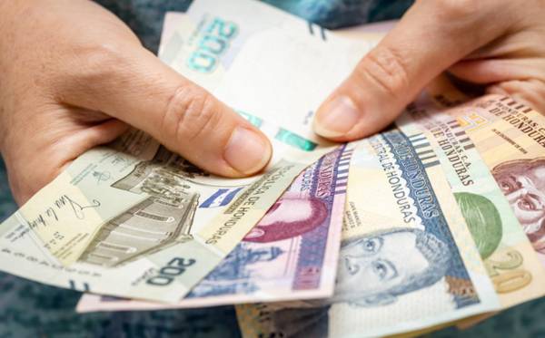 <i>Los ingresos totales de la Administración Central alcanzaron L101,778.6 millones (US$3,809.3 millones) a junio, un incremento de L6,453.6 millones, equivalente a aproximadamente US$241.5 millones. Foto de iStock</i>