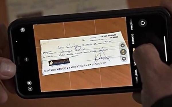 En El Salvador ya se podrán cobrar cheques con una fotografía