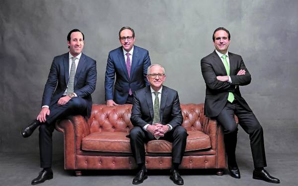 Rodrigo Zamora Terán, Roberto Zamora Terán y Diego Zamora Terán, Directores Ejecutivos de Grupo LAFISE. Roberto Zamora Llanes, Presidente Ejecutivo de Grupo LAFISE.