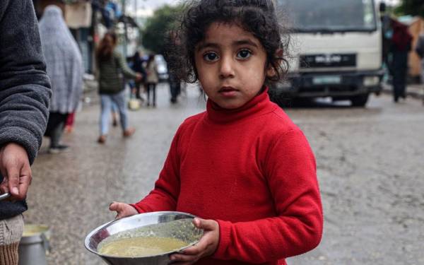 La proporción de población mundial que padecía hambre había disminuido casi un 50 % desde 1990. Foto de archivo
