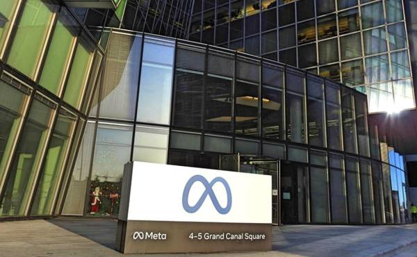 <i>La tecnológica estadounidense Meta, matriz de Facebook, Instagram y WhatsApp, llevará a cabo una nueva ronda de despidos que afectará aproximadamente al 10 % de su plantilla. Foto de iStock</i>