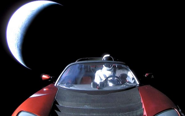 Tesla Roadster, el auto que Elon Musk puso en órbita en la prueba del Falcon Heavy