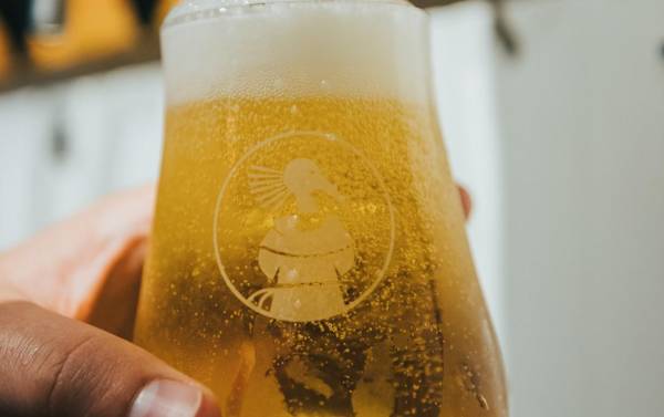 Emprendimiento en Costa Rica lanza la cerveza más baja en calorías de Centroamérica