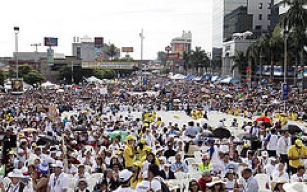 El Salvador celebra al beato Romero con un llamado a la paz