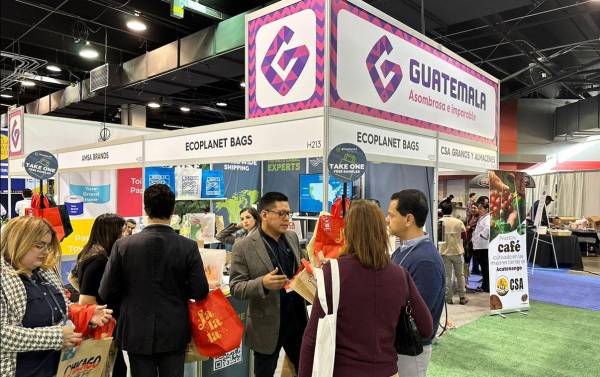 Empresarios de Guatemala participan en feria especializada de marcas privadas de manufacturas