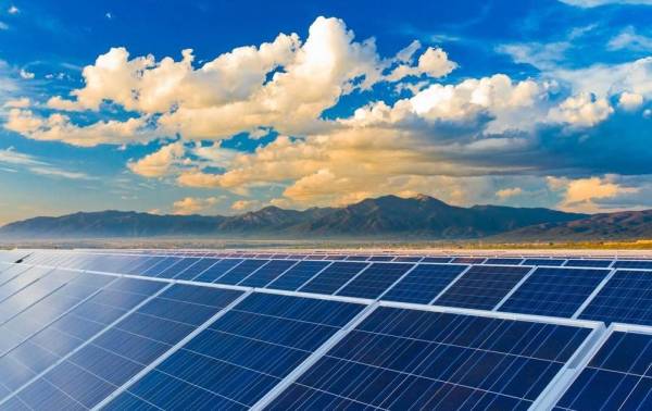 <i>El Parque fotovoltaico Puerto Sandino, situado en el municipio de Nagarote, departamento (provincia) de León, está previsto para ser el de mayor capacidad de generación por medio de energía solar. Foto de iStock</i>