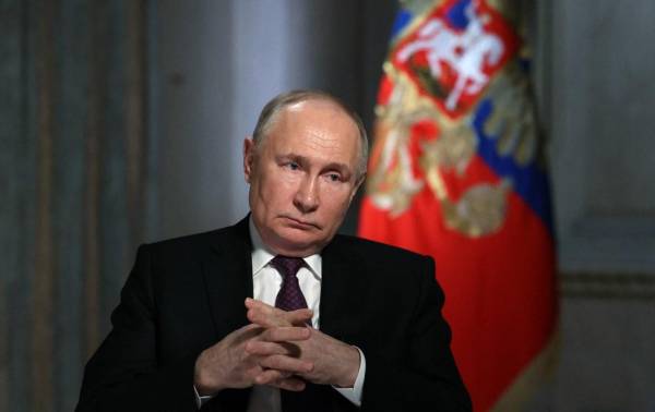 <i>Putin subrayó que, aunque no todos coincidan con sus interpretaciones históricas sobre que rusos y ucranianos, según los últimos análisis genéticos, son un mismo pueblo, podemos ponernos de acuerdo en todo. Foto de AFP</i>