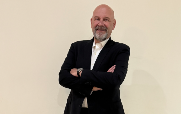Peter Kroll, gerente país de Novacomp en México, cuenta con más de 30 años de experiencia en consultoría y transformación de negocios. Se ha enfocado en diversas industrias como es la automotriz, aeronáutica y farmacéutica, así como en el sector financiero y el desarrollo de software, aplicaciones, inteligencia artificial e innovación. Foto de cortesía