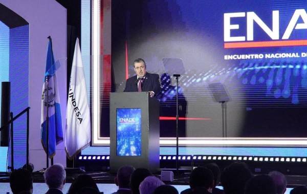 Presidente Bernardo Arévalo, en su presentación en el foro de ENADE, este 8 de octubre 2026. (Foto: Cortesía)