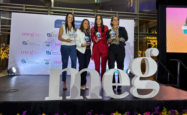 <i>El tema principal del evento fue Mentalidad en Expansión: Crecer sin Límites y durante la ceremonia, se reconoció a las emprendedoras que han destacado por su liderazgo, sostenibilidad e impacto social. Foto de cortesía</i>