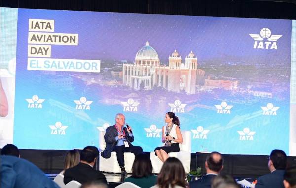 <i>Roberto Kriete participó en el IATA Aviation Day en El Salvador. FOTO E&amp;N</i>