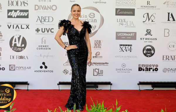Con una trayectoria de más de 10 años, Cruz y su empresa Creative Lights, se han consolidado como una de las principales referentes en la industria de bodas, eventos y turismo de romance. Foto cortesía