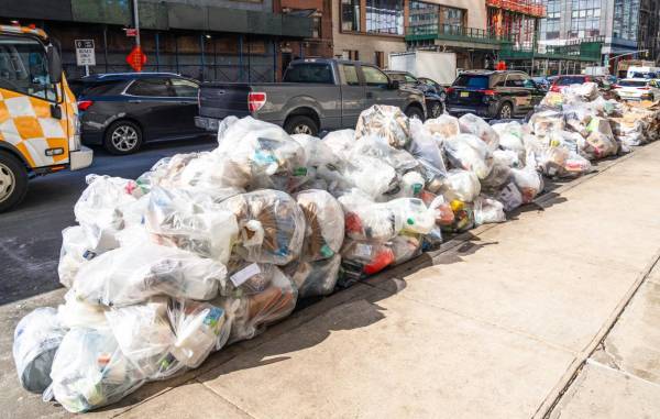 Demandan a PepsiCo por plásticos que contaminan y dañan la salud