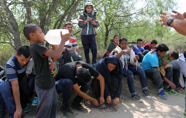 Continúa creciendo el paso de migrantes por Honduras y Panamá