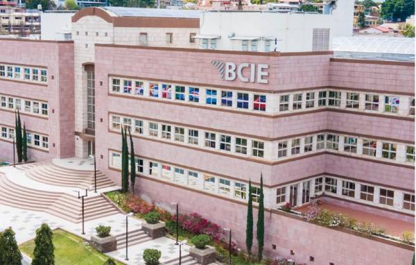 La presidencia del BCIE se disputará entre Costa Rica y Guatemala