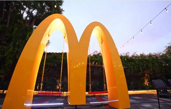 <i>McDonald´s y Volaris han emitido comunicados en sus redes sociales. Otros establecimientos, de otras empresas, también han cerrado por la situación que se vive en Guatemala. FOTO REDES SOCIALES MCDONALD´S, ANTIGUA GUATEMALA</i>