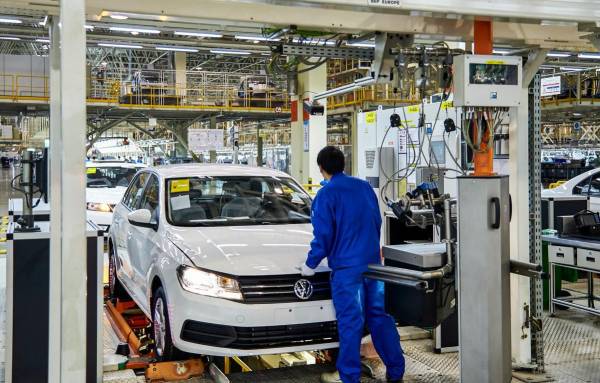VW y Renault estarían trabajando en vehículos eléctricos con precio menor a US$21.500