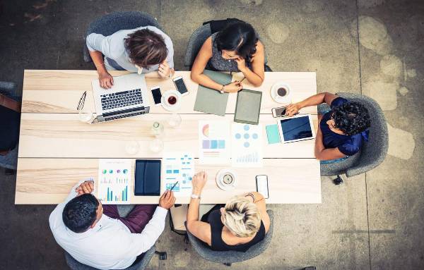 <i>Un informe de McKinsey (2022) muestra que las organizaciones con líderes empáticos retienen un 20 % más de su talento. Foto de iStock</i>