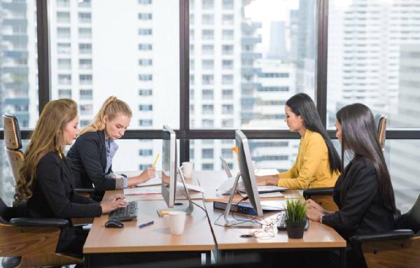<i>Precisamente, el empleo femenino fue uno de los segmentos más golpeados, al registrar una disminución interanual de 45.000 mujeres ocupadas. Foto de iStock</i>