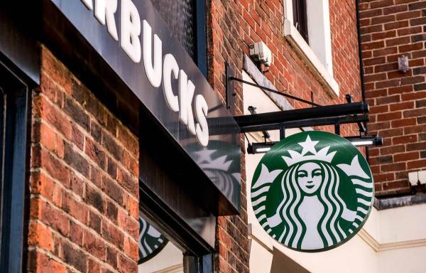 Starbucks enfrentará una demanda alegando que a sus bebidas de frutas les falta fruta