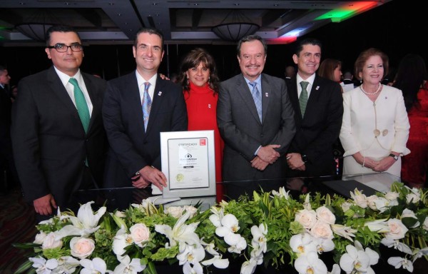 Banco Azteca: Bancarizar con el crédito, clave del éxito