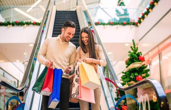 Los centroamericanos se alistan a realizar sus compras de temporada navideña. Foto de Ivanko_Brnjakovic / Getty Images/iStockphoto