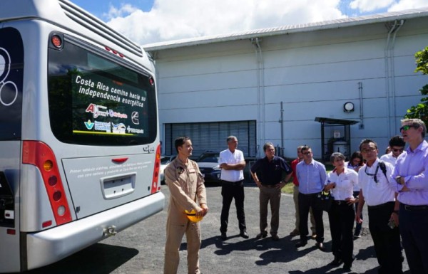 Costa Rica pone en marcha su primer bus alimentado por hidrógeno