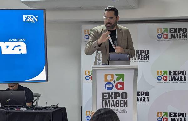 <b>Las marcas no necesitan ser perfectas. Necesitan ser creíbles,</b> enfatizó Arturo Gálvez, en Expo Imagen 2026. (Foto: Cortsía)