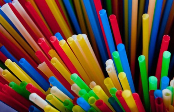 Pajillas y ciertas bolsas serán prohibidas en Costa Rica