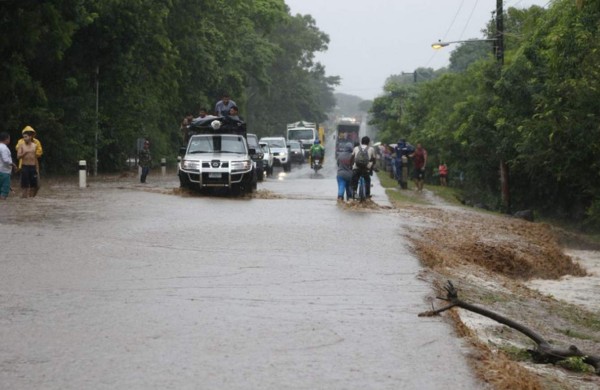 Costa Rica decreta tres días de duelo tras paso de tormenta tropical