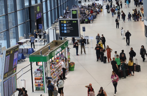 <i>El año pasado operaron en Tocumen 17 aerolíneas comerciales de pasajeros y 28 aerolíneas de carga, conectando a Panamá con 97 destinos. Foto de cortesía</i>